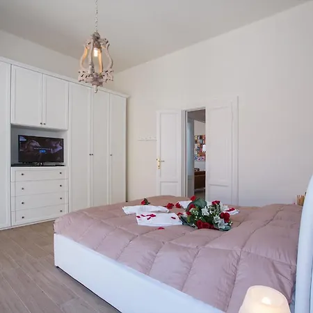 Sleeps 8 Air Con *